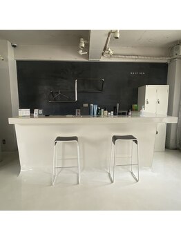 セクション(SECTION)の写真/有名デザイナーの大人SALON☆スタイリッシュ空間で、おしゃれと癒しの時間を満喫♪