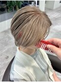 40代50代にオススメ◎ナチュラルに馴染むグレイカラーショート