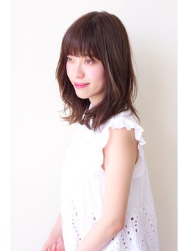 グレースバイハピネス(grace by happiness) 大人可愛いミディアムレイヤー　オリーブベージュ　20代30代40代
