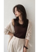 ミロアヴィタ 平尾(miroa vita)&nbsp;秋におすすめ。深みブラウンで楽しむ大人レイヤーカット