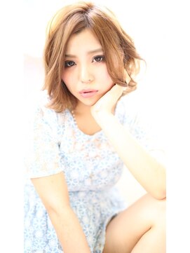 ジルバイジアン(JILL by GIEN) 前下がり耳かけで可愛いウェービーボブ