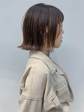 テトヘアー(teto hair) ハイライト、切りっぱなしボブ、ミルクティベージュ