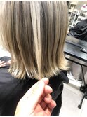 外国人風ボブ ハイライトバレイヤージュ グレージュエアタッチ
