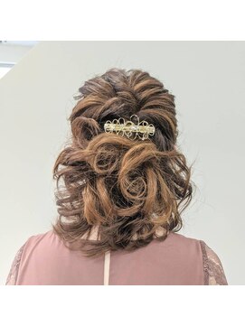 マリアージュ 筑紫野店 ハーフアップ　編み込みスタイル