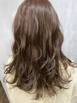 ティティ(TiTi) 柔らかベージュ [TiTi_福田りの]