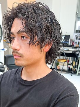 ウェイビーエフティフィフス 横浜西口(WAVEY ft.fifth) ツイストスパイラルパーマ無造作パーマセンターパートマッシュ