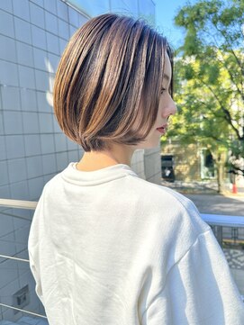ビュートリアム 南青山(BEAUTRIUM) 大人前下がりショートボブショートヘアひし形前髪なし30代40代