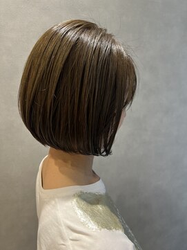 モクレン(mokuren.) ショートボブ