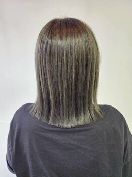 【広島・中区】話題沸騰中のイルミナカラーで《思い通りの色味×うる艶な仕上がり》が同時に叶う─。