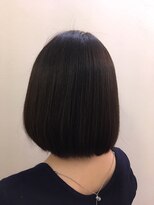 パティオン(PATIONN)&nbsp;30代から人気のシンプルキレイ。首元レングスのスッキリ上品ボブ