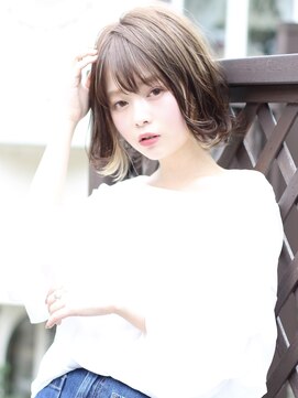 アンド ストーリーズ(&STORIES) 大人かわいい小顔前下がりスリークボブローライト20代・30代