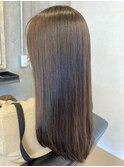 赤みなしモノトーンブラウン×艶髪ストレート