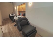 体に負担のかからないシャンプー台を導入しております。