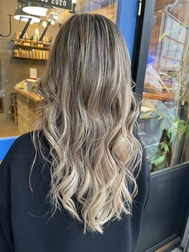 バジオットエイチ(BUZZIoT h) 【脱白髪染めハイライト】白髪率40% ホワイティバレイヤージュ