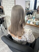 リーオオサカ(Lee Osaka) ホワイトグレージュ×東芽生