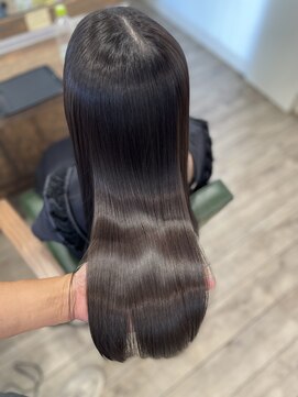 アトリエ シュシュ(atelier chou chou) さらつや絹髪ストレート【髪質改善/縮毛矯正/新宿髪質改善】