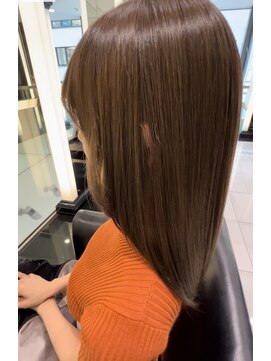 エアー 銀座タワー(AIR) ツヤ髪スタイル/くすみカラー/美髪/ケアカラー　【榛葉】