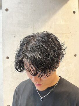 リベルテ グリット(Liberte Grit) 前下がりマッシュ×ルーズウェーブ