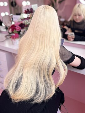 ダズリングディア(Dazzling Deer) ホワイトブロンド/ブロンド/ロング