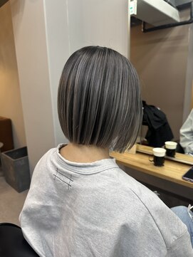 レブ 四条烏丸(Reb,) 京都バレイヤージュブリーチタッセルボブ３０代ボブロングヘア