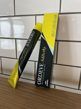 これ１つで【外国人風】が叶う”アディクシーカラー”で赤みのない髪色にチェンジ♪