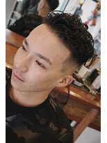 フォーシーズン カットクラブ(FOURSEASON CUT CLUB)&nbsp;ミディアムフェード＋眉カット