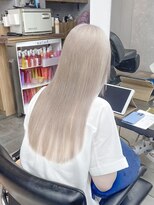 リラ バイ ミラ 新宿(LILA by MILA) ミルクティーベージュ/ホワイトベージュ/デザインカラー