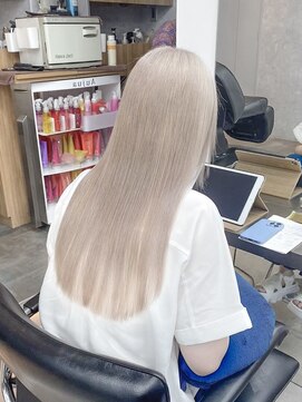 リラ バイ ミラ 新宿(LILA by MILA) ミルクティーベージュ/ホワイトベージュ/デザインカラー