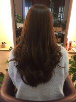 アレス ロングのやわらか質感・ゆる巻きスタイル