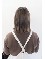 イーズ(e's)&nbsp;《e's中目黒美容室》ハイライトで作るミルクティベージュ