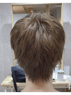 ハンチ(hunch) 外人風ベリーショート