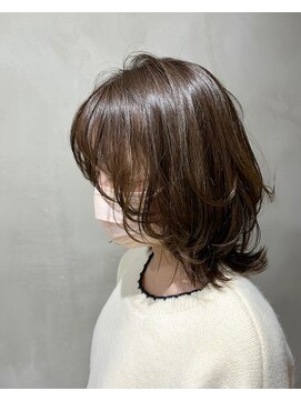 リンダイーロ(Linda Hiro) 【札幌円山　イルミナカラー/ミディアム レイヤー】