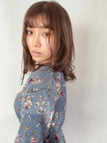 オーストヘアー リュウール(Aust hair Lueur) ミルクチョコレートのルーズウェーブミディ