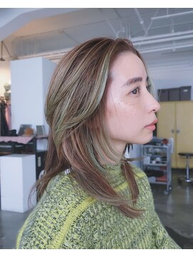 リュト(Lute) グリーンのハイライトカラー,,,,