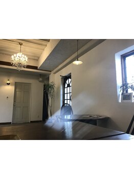 【岡山/大人女性】落ち着くあたたかい空間と、寄り添ってくれるstylistの人柄が人気の秘密《petit pas》