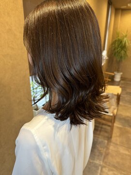 イロハ(iroh) くびれヘア/ブラウンカラー/頭浸浴