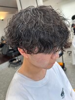 フゥ 宇都宮(FeU)&nbsp;波巻きパーマメンズパーマメンズヘアツーブロックツイストパーマ
