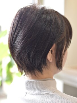 スイ(Sui) 大人キレイな耳かけショート/40代/50代/Sui hair design