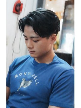 シークレットミラーズ(SECRET MIRRORS) センターパート×ニュアンスパーマ