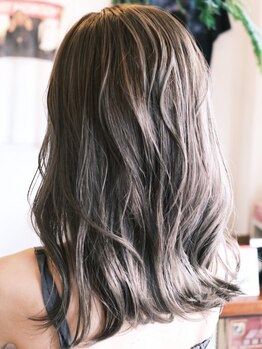 ジーン カットクラブ レディース(GENE CUTCLUB Lady's)の写真/ナチュラルカラーやブリーチなしのハイトーンが得意なサロン☆カラーでも艶のある仕上がりに♪〈伊勢崎〉