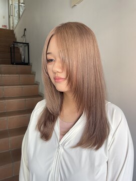 サンク 原宿 表参道(cinq) ミルクティーグレージュ顔まわりレイヤーボブヘーゼルグレージュ