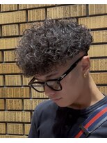 イーラ アメ村店(era)&nbsp;スペインカール　ツイストスパイラル眉カットメンズパーマ