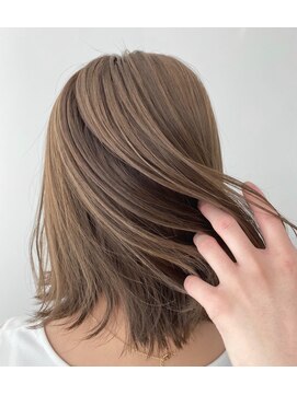 アライブ キチジョウジ(ALIVE Kichijoji) 切りっぱなしボブミルクティーハイライト