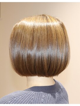 ウィスカーヘアー(whisker hair) ワンレングスボブ