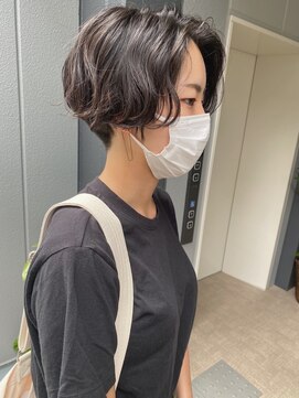 モルニ(MORNI) アッシュグレー_マロンベージュ Aラインボブ かきあげ