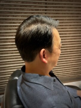 スカイ 大手町プレイス店 7：3ルーズスタイル〈理容室〉