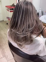 アップ(A+hair) ハイライトカラーミルクティーベージュケアブリーチダブルカラー