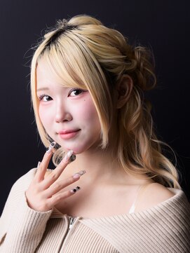 スタジオノールス(hairmake & photo STUDIO NORLUSS) お団子ハーフアップ