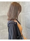 レイヤーカット×マットベージュ