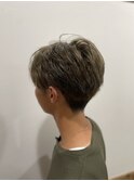 オリーブベージュ